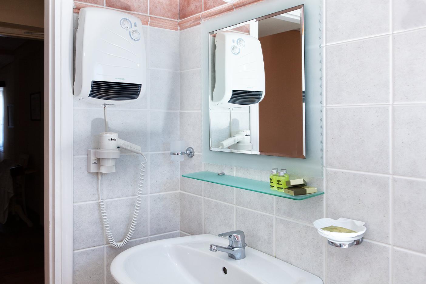 Egli Hotel Andros Town Luaran gambar