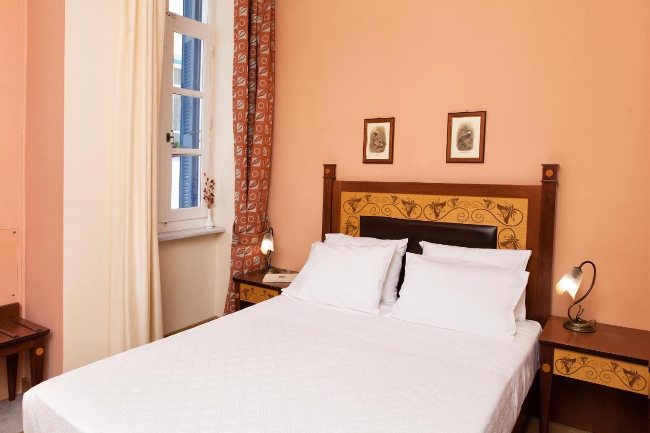 Egli Hotel Andros Town Luaran gambar